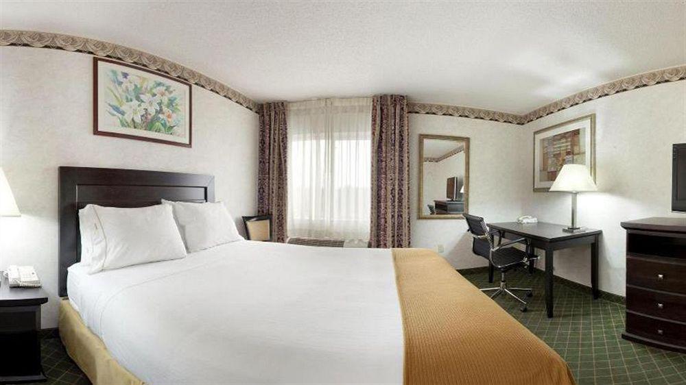 Holiday Inn Express & Suites Chicago-Libertyville By Ihg Exterior foto