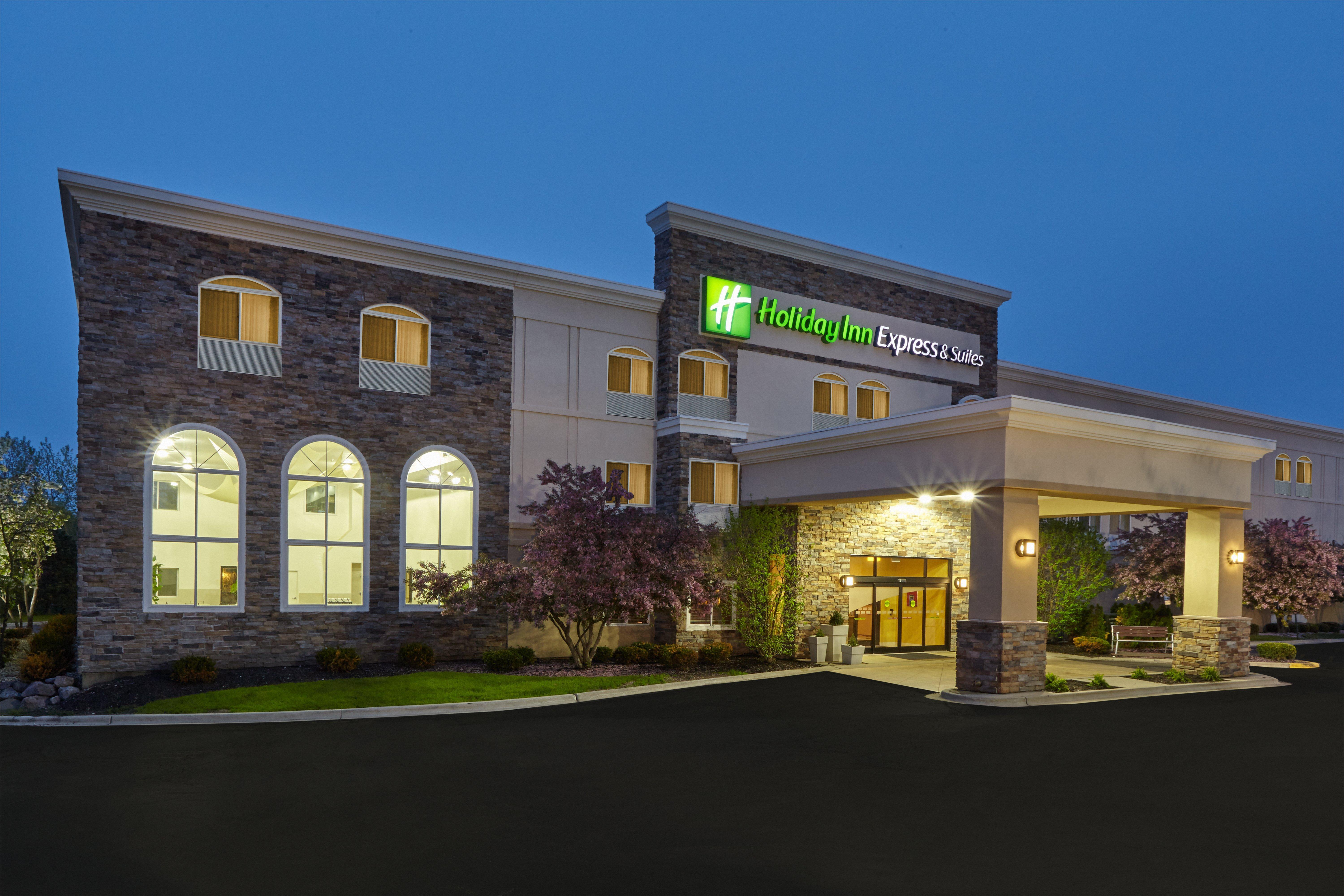 Holiday Inn Express & Suites Chicago-Libertyville By Ihg Exterior foto