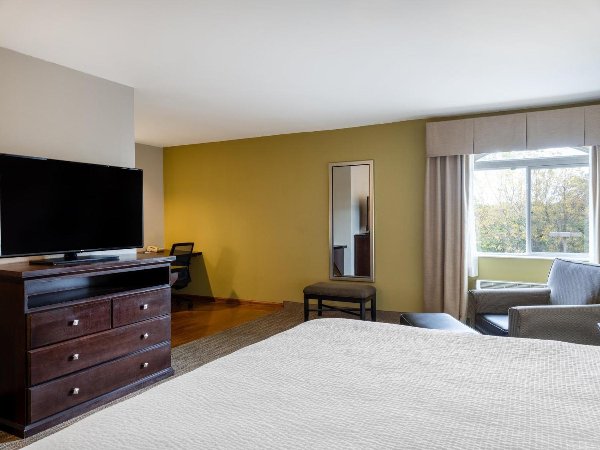 Holiday Inn Express & Suites Chicago-Libertyville By Ihg Exterior foto