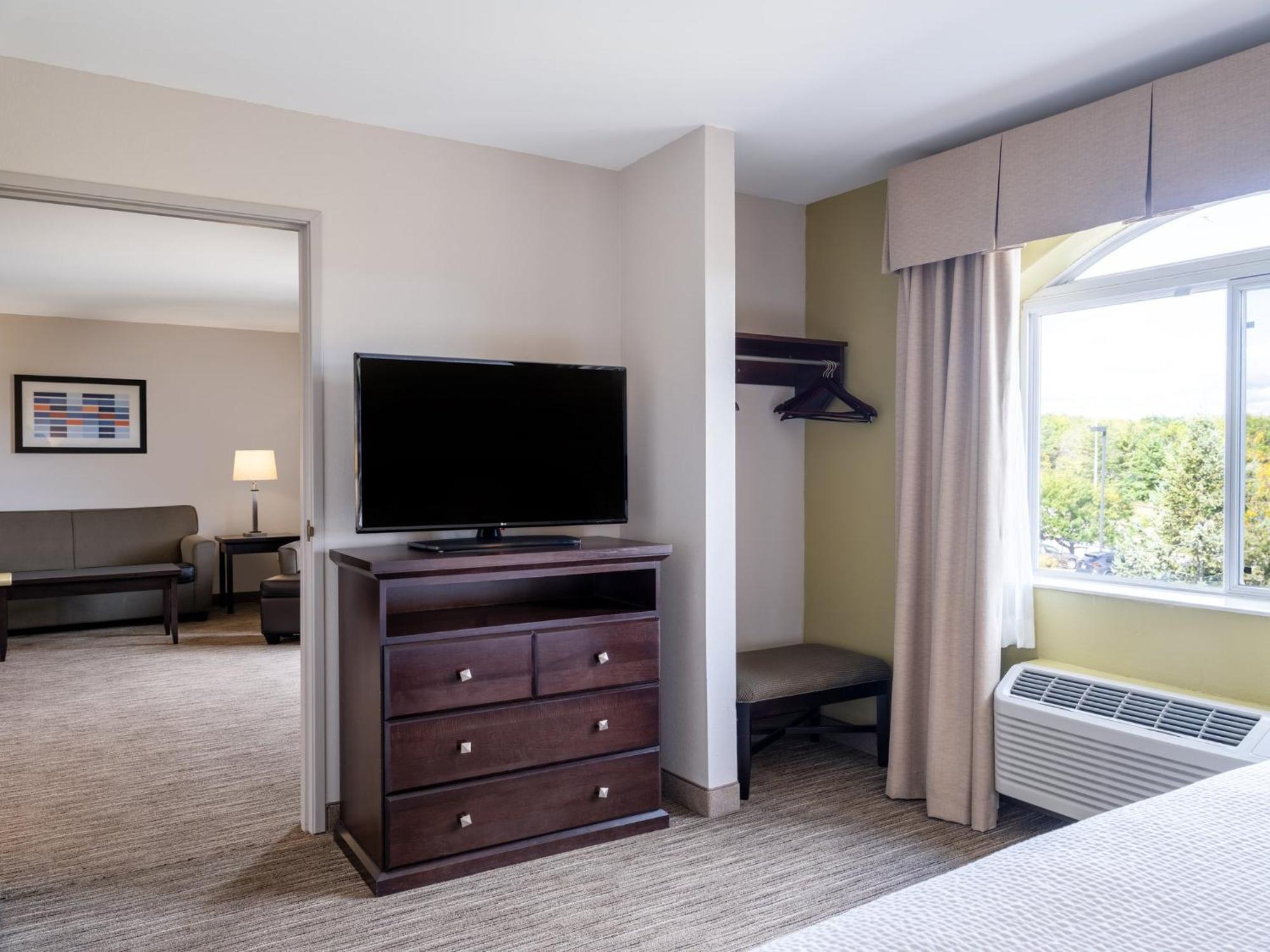Holiday Inn Express & Suites Chicago-Libertyville By Ihg Exterior foto